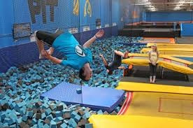 Un parc de trampolines intérieur : idéal pour les vacances d’hiver !