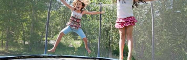 Sécurité du trampoline pas cher : Réduire les risques d’une conception traditionnelle